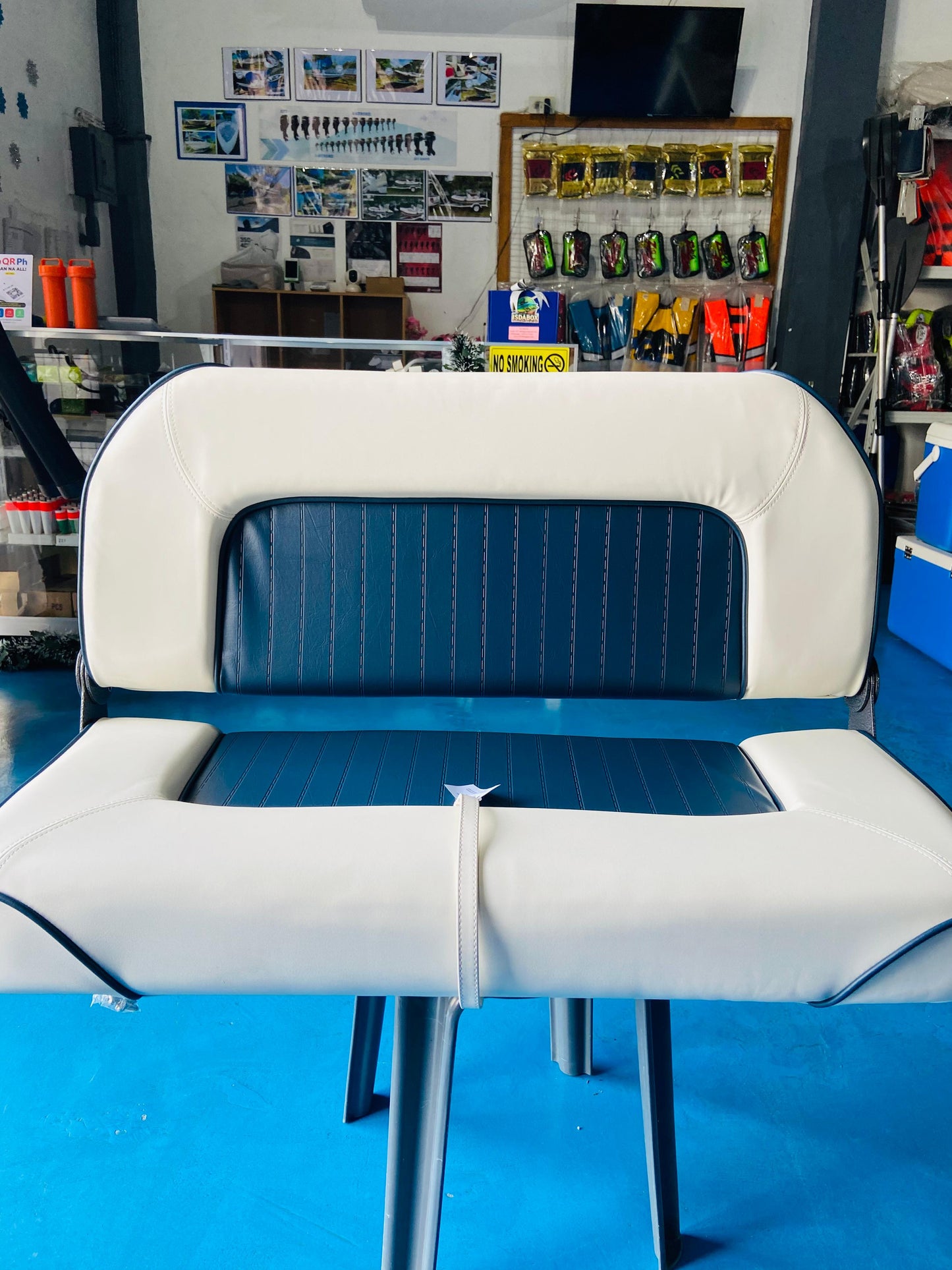 WHITE + BLUE BENCH SEAT ASM18021